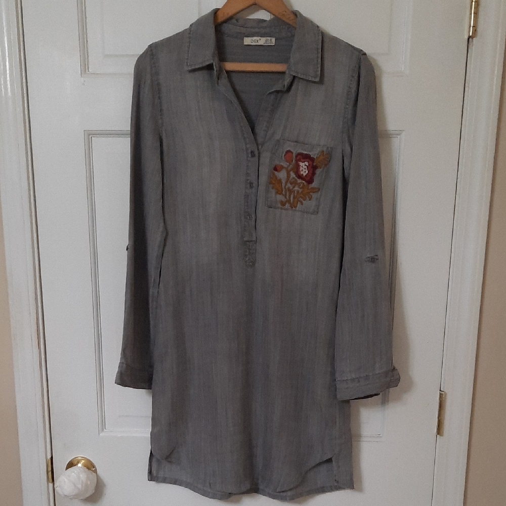 Dex Gray Floral Embroidered Pocket Women's Tunic
